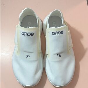 Ance Active Recovery Sneakers Icepack Acupressure Dancers/Performers Size 7